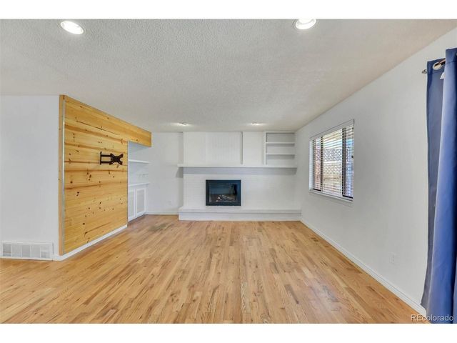 10128 E Weaver Pl, Englewood, CO 80111