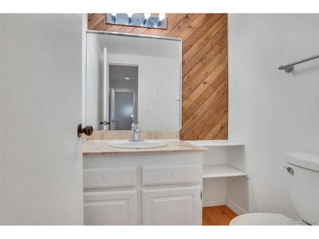 10128 E Weaver Pl, Englewood, CO 80111