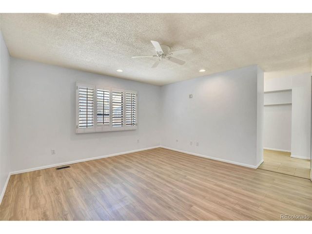 10128 E Weaver Pl, Englewood, CO 80111