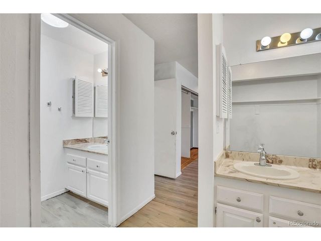 10128 E Weaver Pl, Englewood, CO 80111