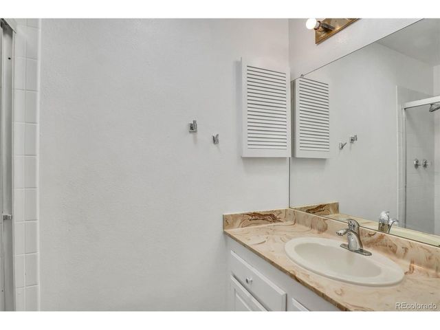 10128 E Weaver Pl, Englewood, CO 80111