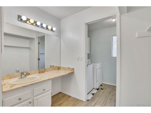 10128 E Weaver Pl, Englewood, CO 80111