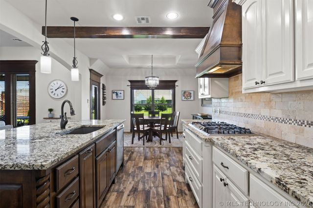 5100 E Hickory Bluff Drive, Claremore, OK 74019
