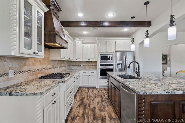 5100 E Hickory Bluff Drive, Claremore, OK 74019