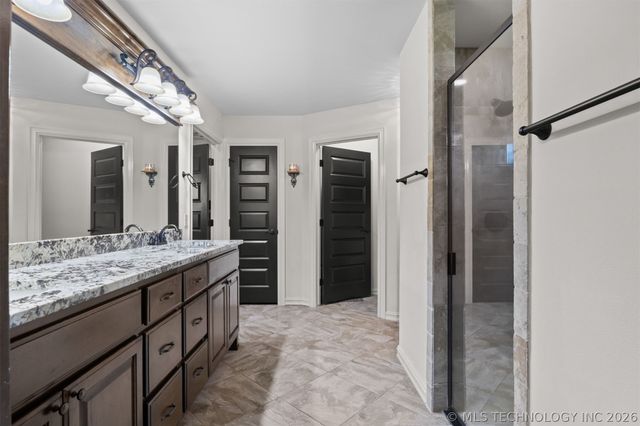 5100 E Hickory Bluff Drive, Claremore, OK 74019