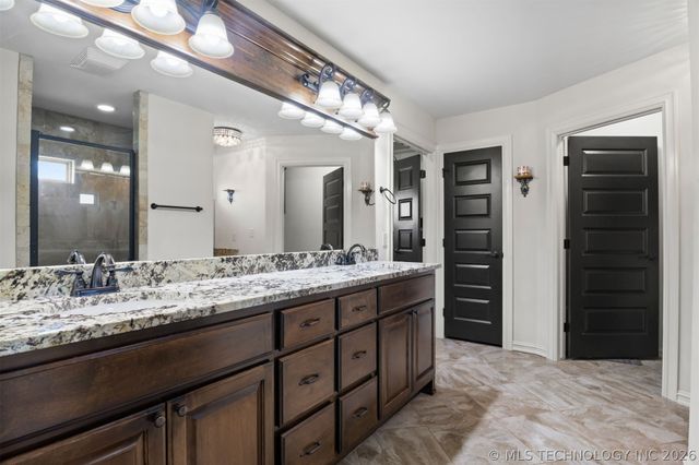 5100 E Hickory Bluff Drive, Claremore, OK 74019