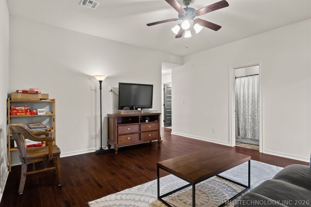 5100 E Hickory Bluff Drive, Claremore, OK 74019