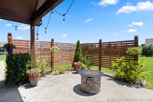 5100 E Hickory Bluff Drive, Claremore, OK 74019