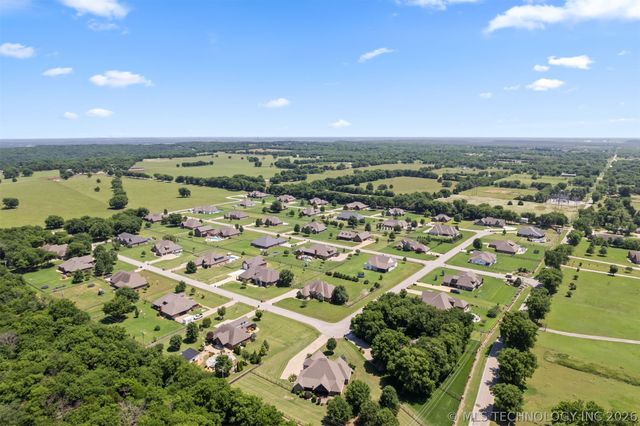 5100 E Hickory Bluff Drive, Claremore, OK 74019