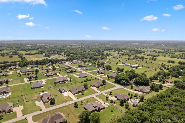 5100 E Hickory Bluff Drive, Claremore, OK 74019