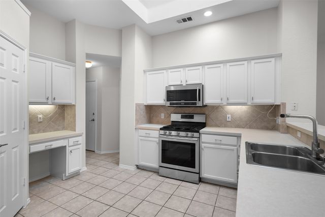 917 Circle View Lane, Denton, TX 76210