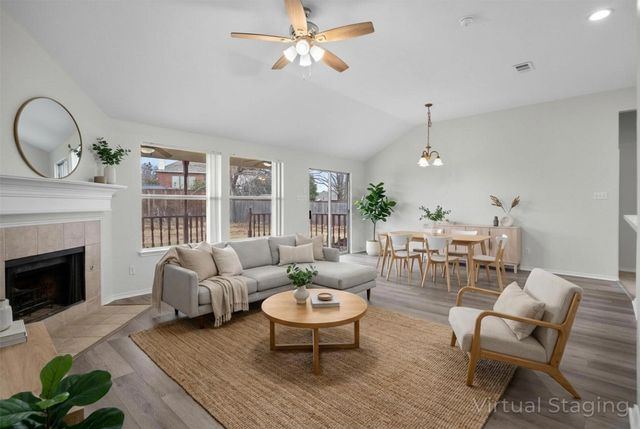 917 Circle View Lane, Denton, TX 76210