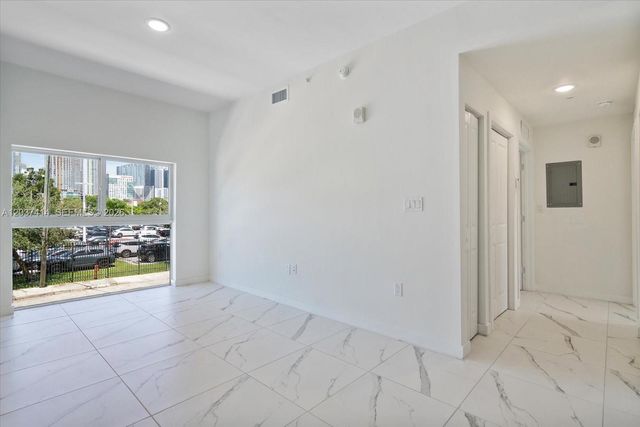 420 SW 7th Avenue 304, Miami, FL 33130