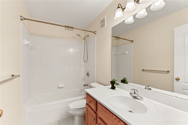 9764 Olde Georgetown Way, Centerville, OH 45458