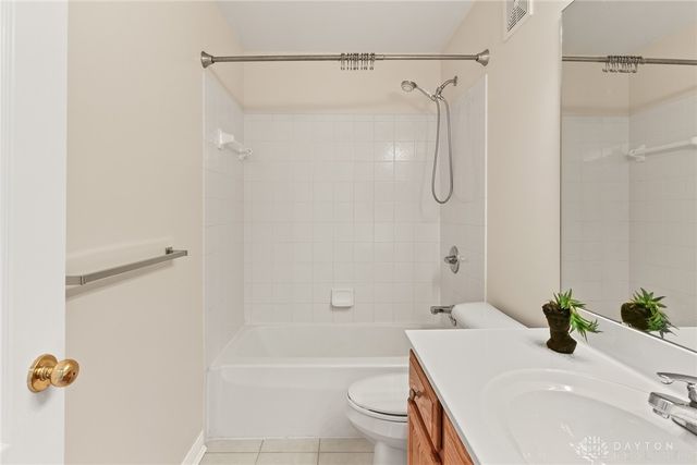 9764 Olde Georgetown Way, Centerville, OH 45458