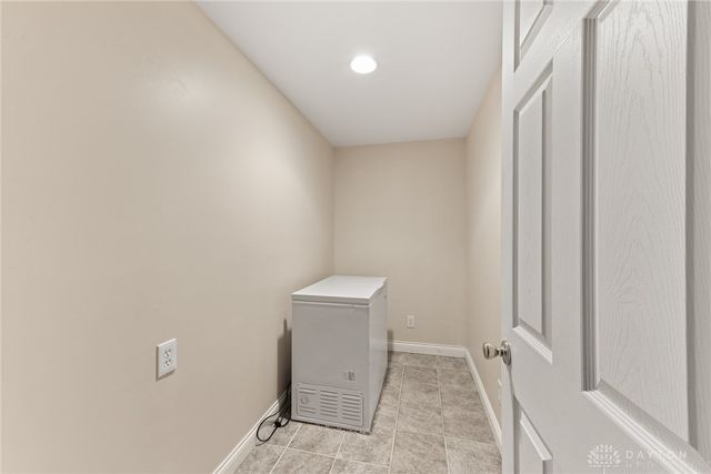 9764 Olde Georgetown Way, Centerville, OH 45458