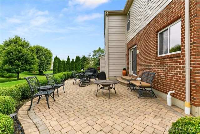 9764 Olde Georgetown Way, Centerville, OH 45458