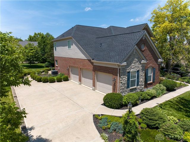 9764 Olde Georgetown Way, Centerville, OH 45458