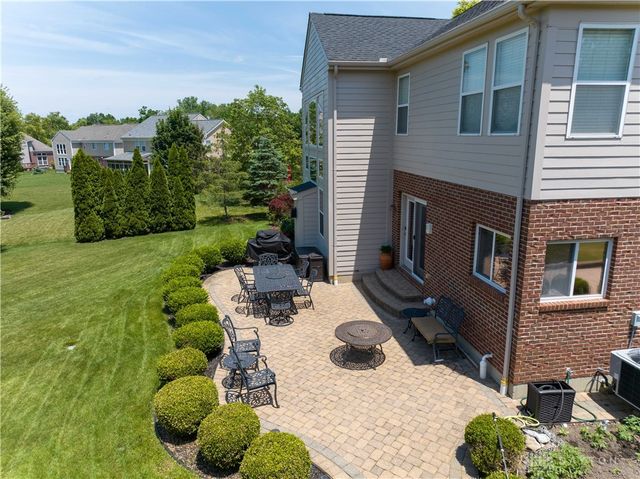 9764 Olde Georgetown Way, Centerville, OH 45458