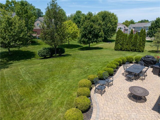 9764 Olde Georgetown Way, Centerville, OH 45458