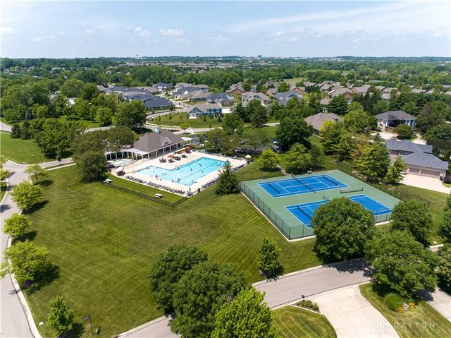 9764 Olde Georgetown Way, Centerville, OH 45458