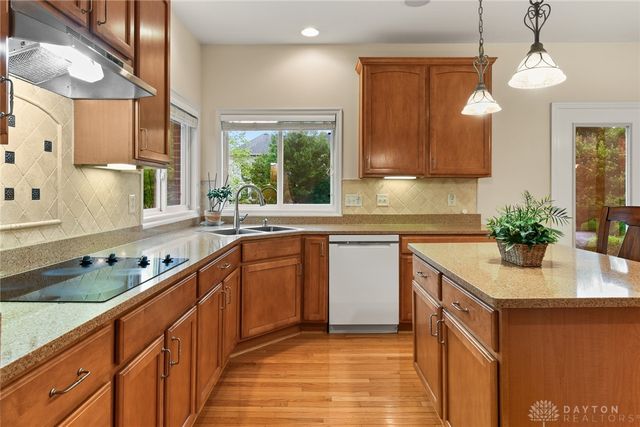 9764 Olde Georgetown Way, Centerville, OH 45458