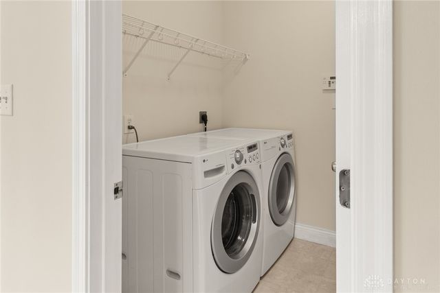 9764 Olde Georgetown Way, Centerville, OH 45458