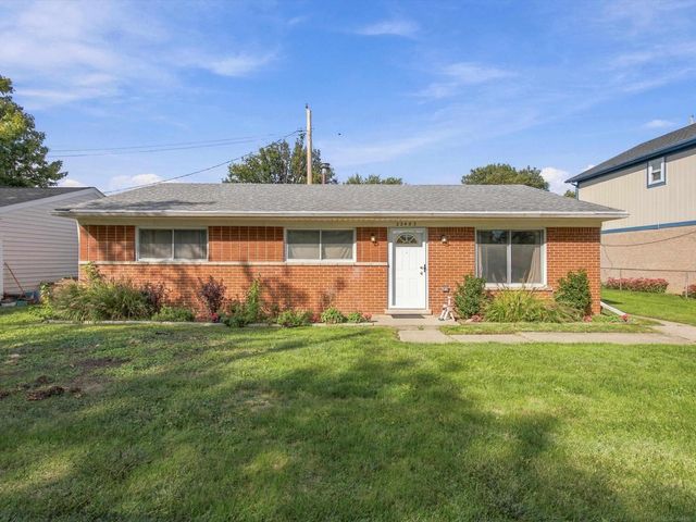 22483 Sunnydale Street, Saint Clair Shores, MI 48081