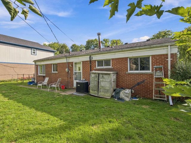 22483 Sunnydale Street, Saint Clair Shores, MI 48081