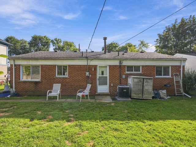 22483 Sunnydale Street, Saint Clair Shores, MI 48081