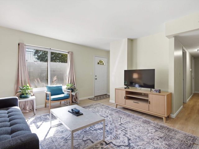 22483 Sunnydale Street, Saint Clair Shores, MI 48081