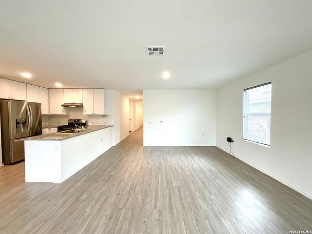 615 Bean Bend, San Antonio, TX 78221