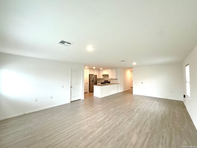 615 Bean Bend, San Antonio, TX 78221