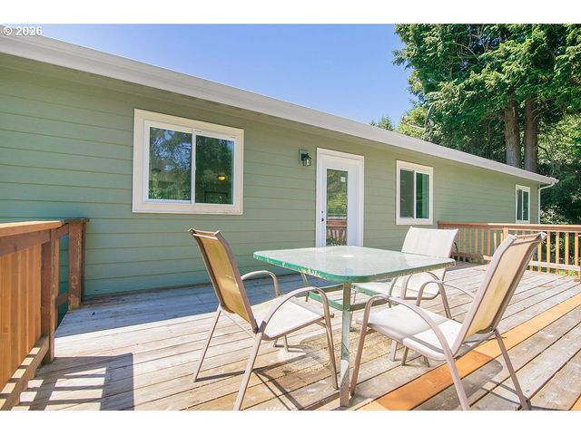 91537 Oklahoma Hill Dr, Clatskanie, OR 97016