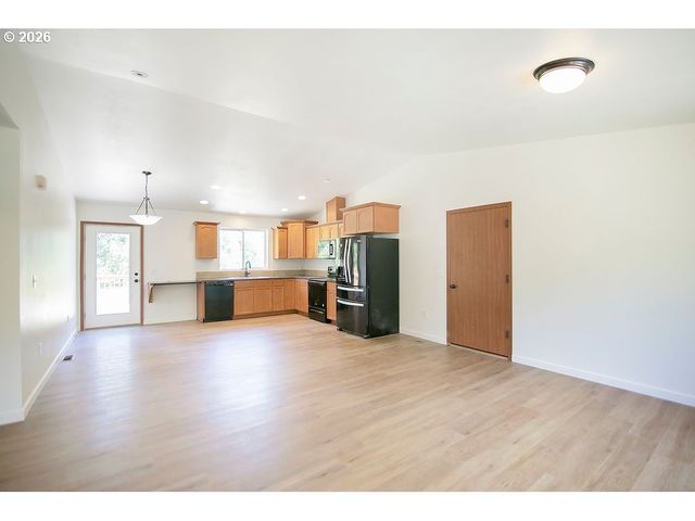91537 Oklahoma Hill Dr, Clatskanie, OR 97016