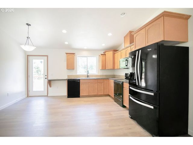 91537 Oklahoma Hill Dr, Clatskanie, OR 97016