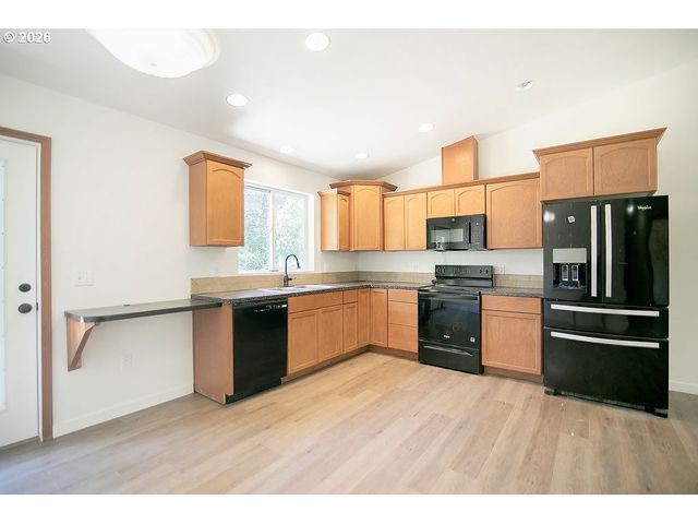 91537 Oklahoma Hill Dr, Clatskanie, OR 97016