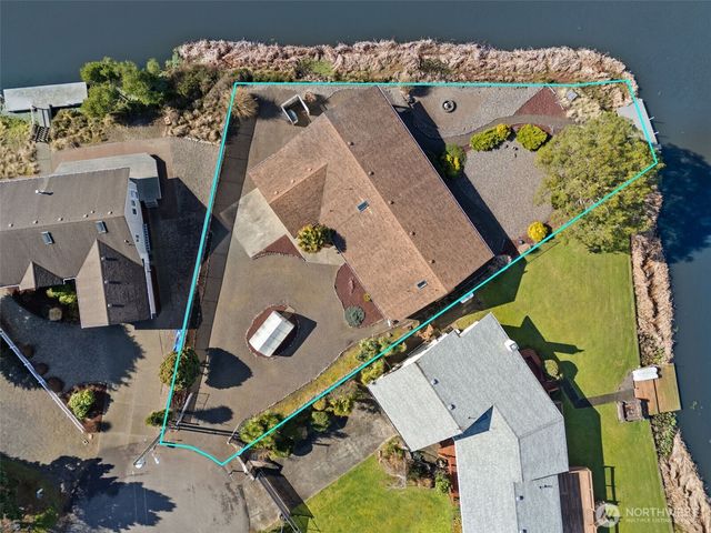 643 Quinault Avenue SE, Ocean Shores, WA 98569