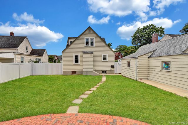 475 Ashland Avenue, North Baldwin, NY 11510