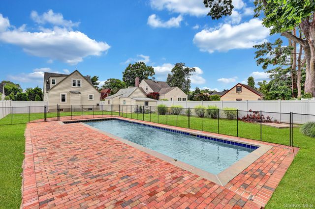 475 Ashland Avenue, North Baldwin, NY 11510