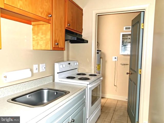 3016 N BROAD ST, Philadelphia, PA 19132
