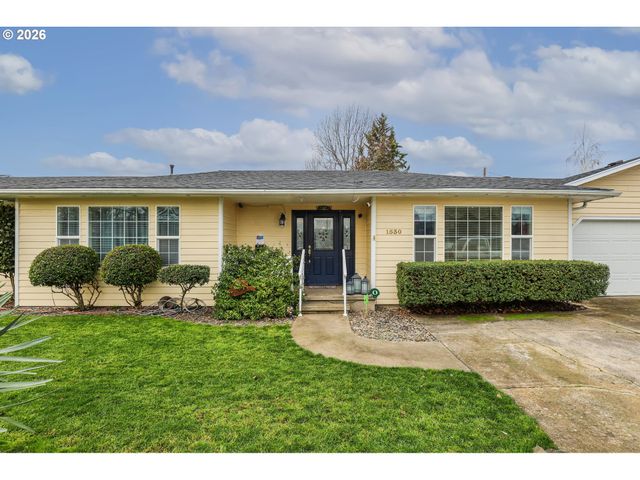 1530 Nw JEFFERSON St, Roseburg, OR 97471