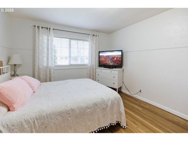 1530 Nw JEFFERSON St, Roseburg, OR 97471