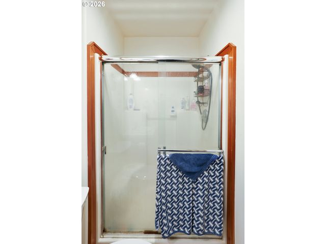 1530 Nw JEFFERSON St, Roseburg, OR 97471