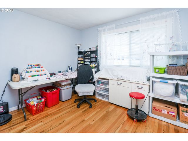 1530 Nw JEFFERSON St, Roseburg, OR 97471