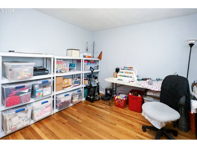 1530 Nw JEFFERSON St, Roseburg, OR 97471