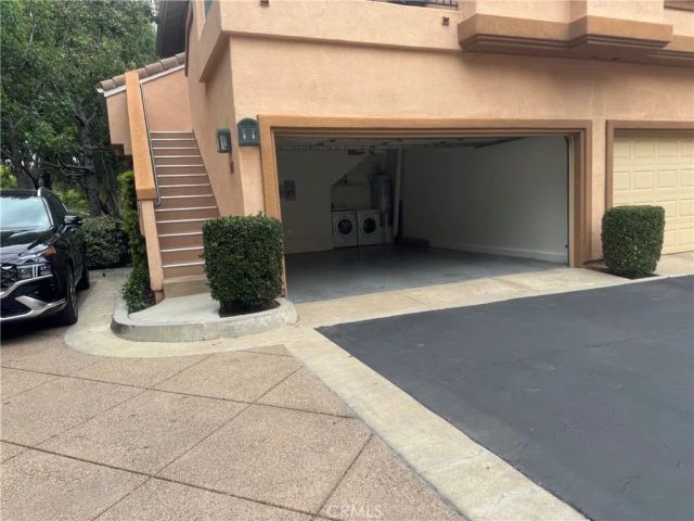 2401 Ladrillo Aisle, Irvine, CA 92606