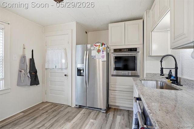 24248 Hayes Avenue, Eastpointe, MI 48021