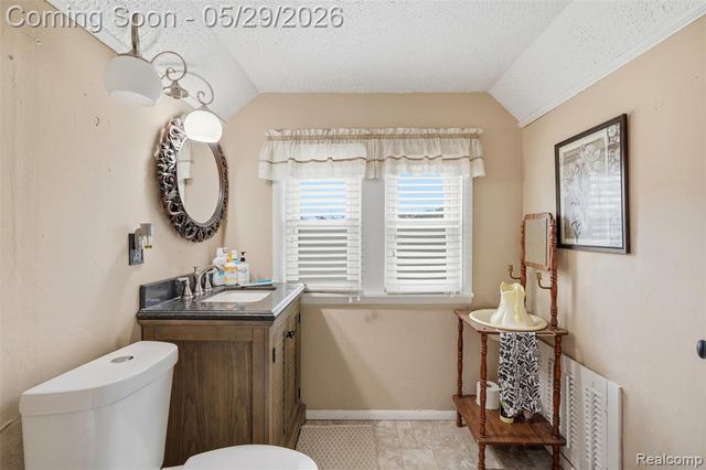 24248 Hayes Avenue, Eastpointe, MI 48021