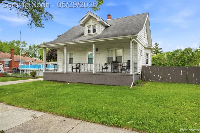 24248 Hayes Avenue, Eastpointe, MI 48021